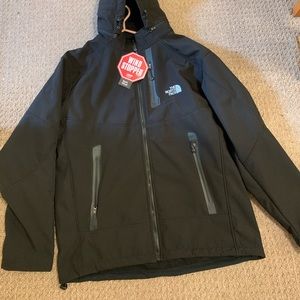 Brand newMen’s North face black wind stopper jacket in XL